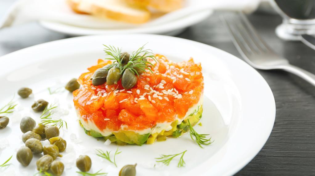 Rezept Lachs Tartar mit Avocado und Kapern