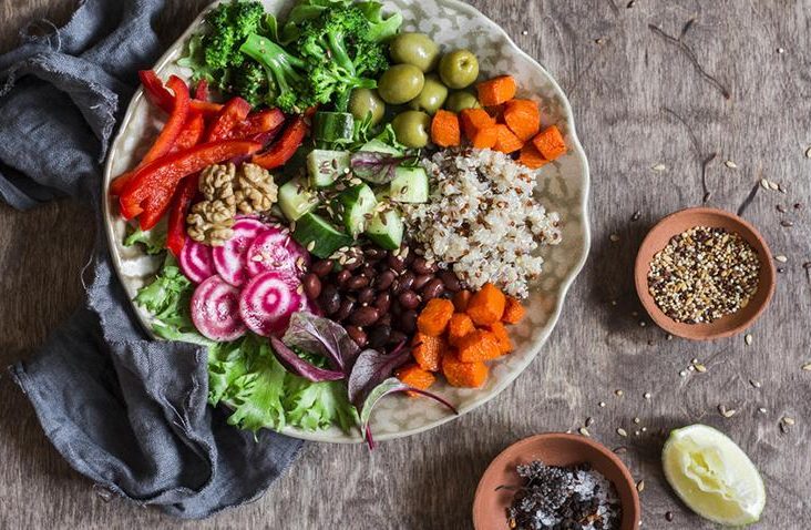 Detox Gemüse Salat Rezept mit Superfoods auf STRIKE magazin