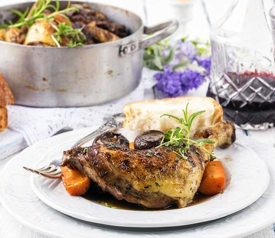 Einfaches Coq au Vin Rezept auf STRIKE magazin