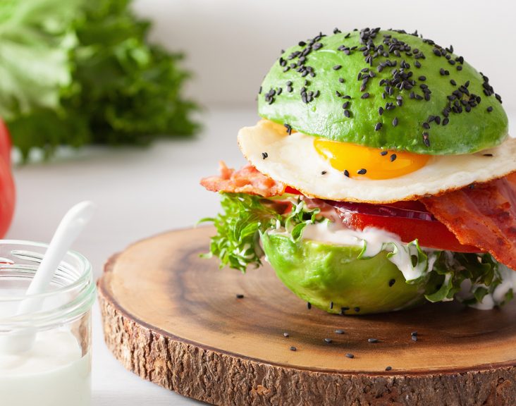 Glutenfreies Burger Rezept mit Avocado