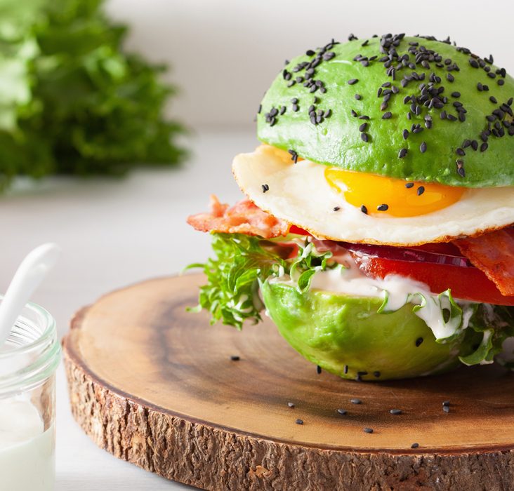 Glutenfreies Burger Rezept mit Avocado